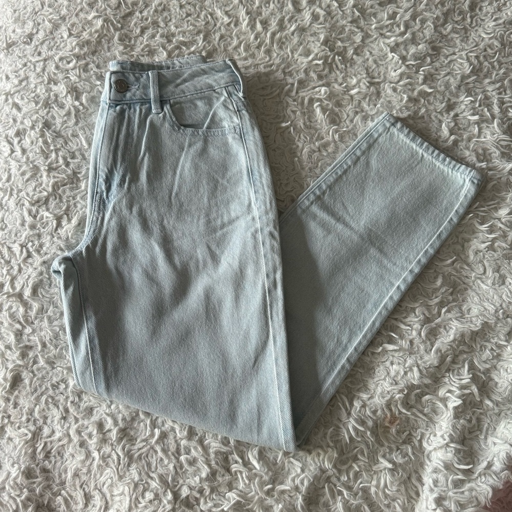 PacSun Light Wash High-Rise Women's Jeans